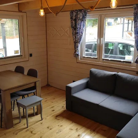 Dziedziniec Karkonoszy 別荘 ポドグジン