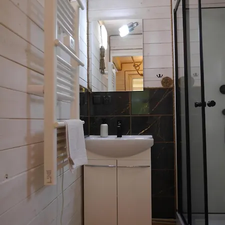 Dziedziniec Karkonoszy * ポドグジン