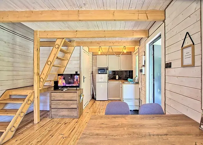 Dziedziniec Karkonoszy 펜션 *