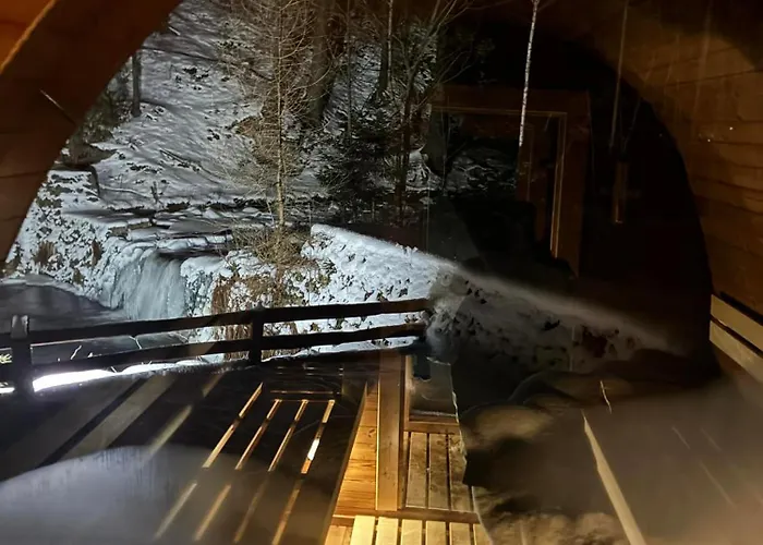 Dziedziniec Karkonoszy 펜션 *